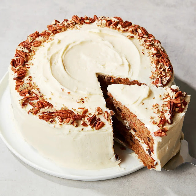 How to Make Carrot Cake With Cream Cheese Frosting