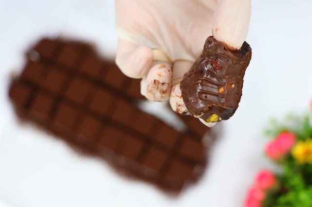 ترافل شوكولاته ب 3 مكونات فقط في 5 دقائق اطيب والذ ضيافة بتدوب في الفم أسهل طريقة لعمل ترافل شوكولا ( الحلقة 785 )