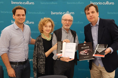 Tiago Reis, Branca & Percival Lafer, Jean Tosetto: encontro de pessoas e livros. Foi o livro do MP Lafer que proporcionou ao seu autor ingressar no time da Suno Research. [Foto: Emerson Castro]