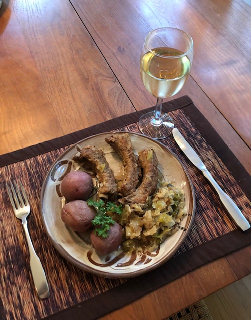 Spareribs Braised with Sauerkraut and Cabbage, an Old-Fashioned Dish