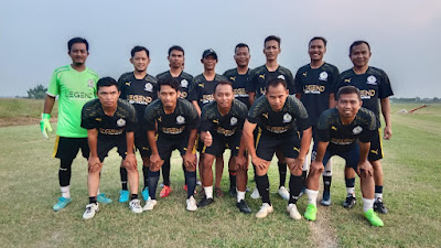 Tim Old Star Pemdes Tanjakan juara Turnamen Sixfeo di lapangan Desa Gintung 