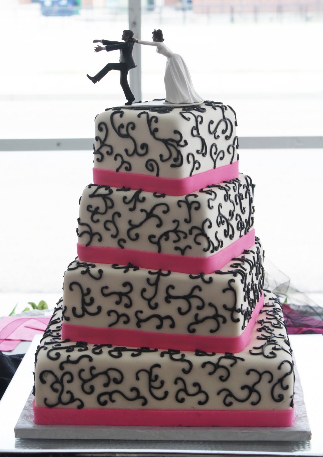 Hot Pink Black Wedding Cake