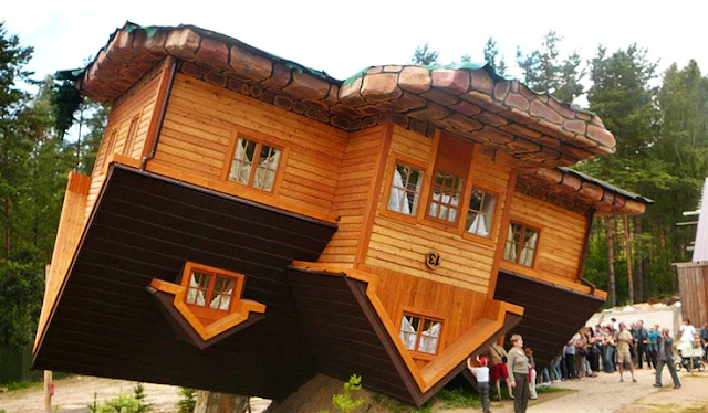9 Rumah Terunik di Dunia - Rumah Terbalik ( The Upside Down House, Polandia)