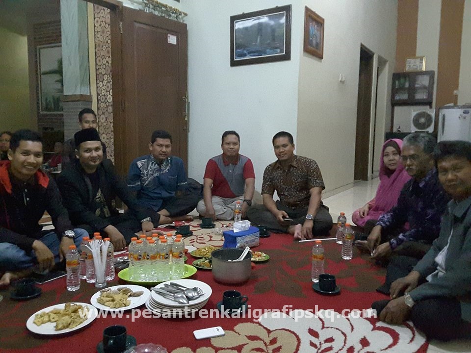 MAKAN MALAM BERSAMA SENIMAN KALIGRAFI NASIONAL DAN 