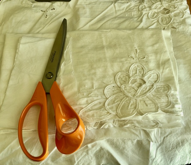 Sewing bee - recycling fabric 