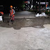 AKIBAT GALIAN KABEL LUBANG MENGELUARKAN LUMPUR DI TANGGERANG