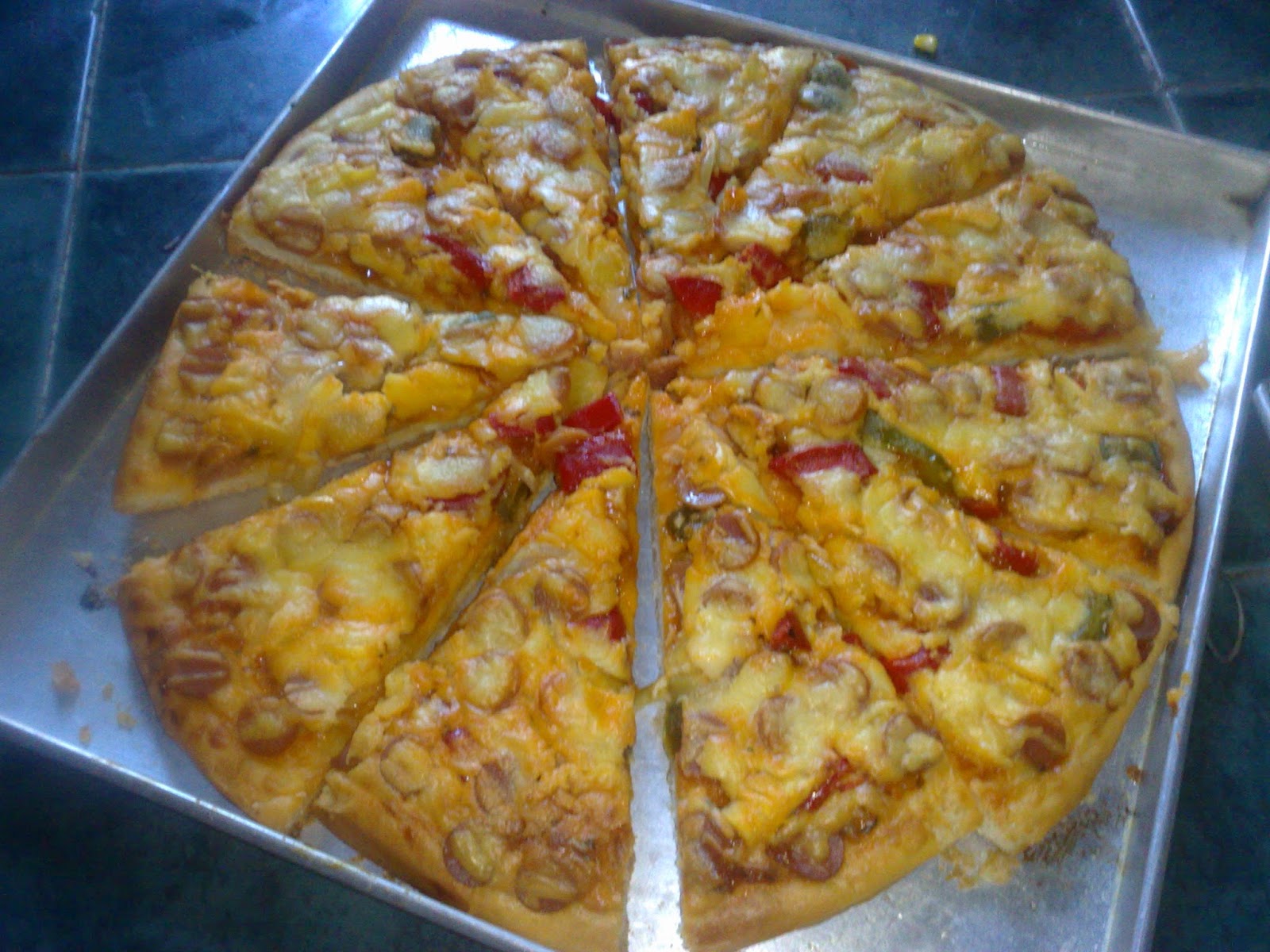 Brunch to Lunch Pizza Sosis  Tropicana