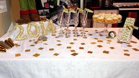 DIY New Years Eve table decorations | Choosing Happy Blog
