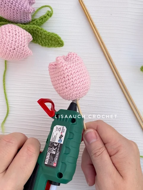 How to Crochet a Tulip Flower FREE Pattern