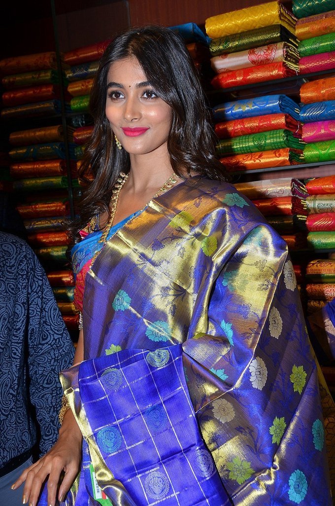 Actress PoojaHegde Latest HD Images