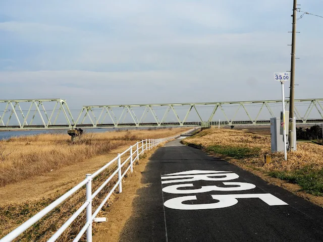 利根川　JR鹿島線　海から35km