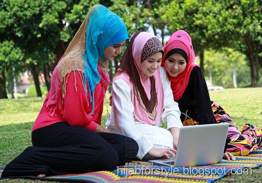 Modern Hijab Fashion Trends For Ladies