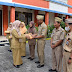 KEPALA BKPP KABUPATEN DEMAK MEMBERIKAN REWARD KEPADA PENGELOLA KEARSIPAN DILINGKUNGAN BKPP KABUPATEN DEMAK