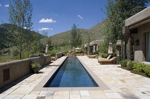 Modern outdoor poolside design