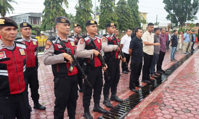 Tingkatkan Kewaspadaan Polres Aceh Timur Simulasi Sispam Mako