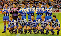 R. C. DEPORTIVO DE LA CORUÑA - La Coruña, España - Temporada 1991-92 - Martín Lasarte, Yosu, Antonio, Djukic, Albístegui y Claudio; Aspiazu, Fran, Mariano, Kiriakov y López Recarte - REAL MADRID C. F. 1 (Hugo Sánchez), R. C. DEPORTIVO DE LA CORUÑA 0 - 22/03/1992 - Liga de 1ª División, jornada 27 - Madrid, estadio Santiago Bernabeu - El Depor se clasificó 17º en la Liga, con Boronat y Arsenio de entrenadores