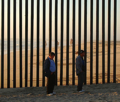 United States-Mexico Border Seen On lolpicturegallery.blogspot.com