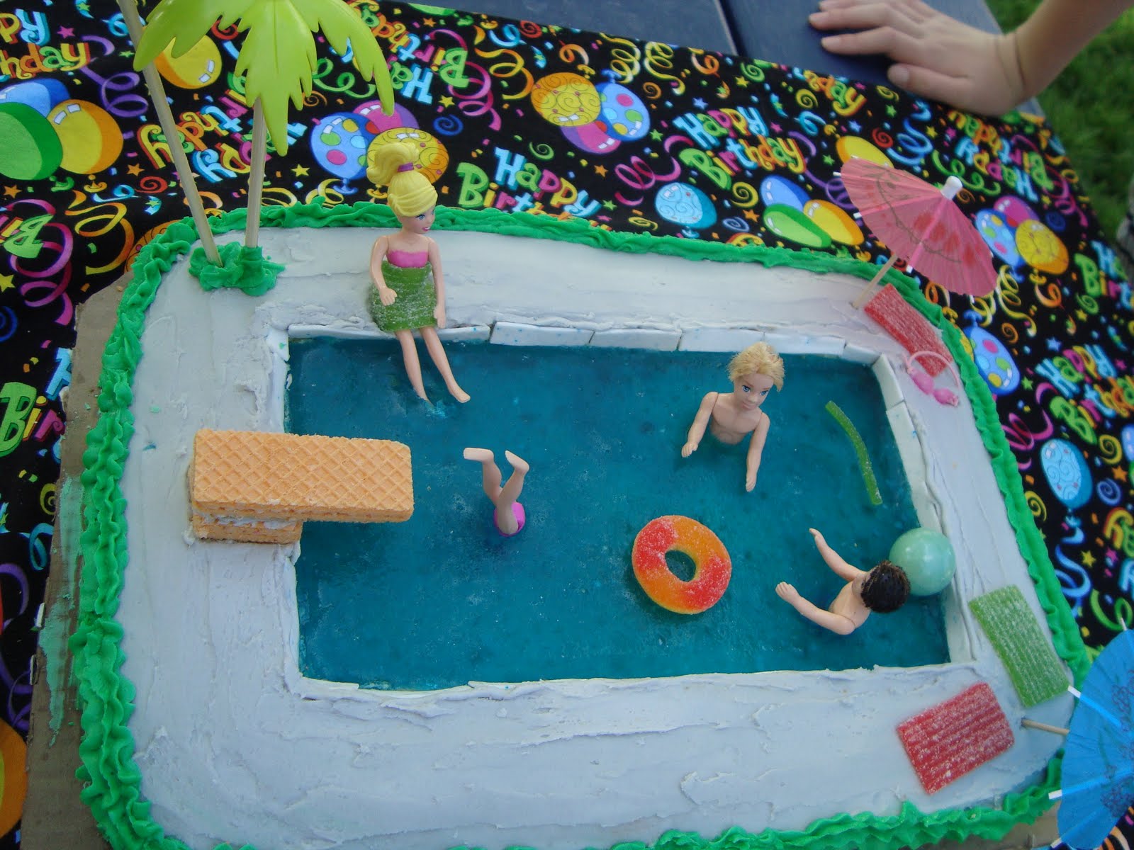 The Creative Homemaker: Swimming Pool Birthday Cake
