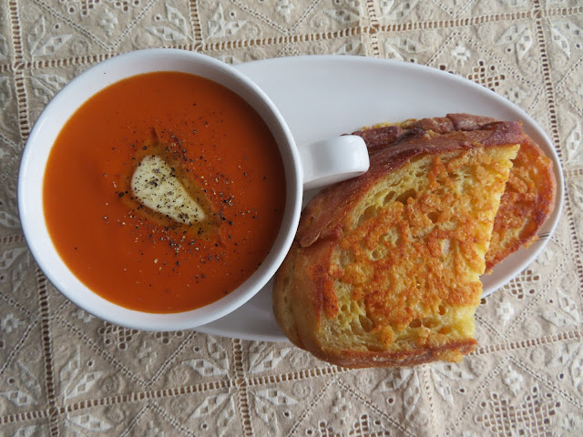 Tomato soup & grilled cheese