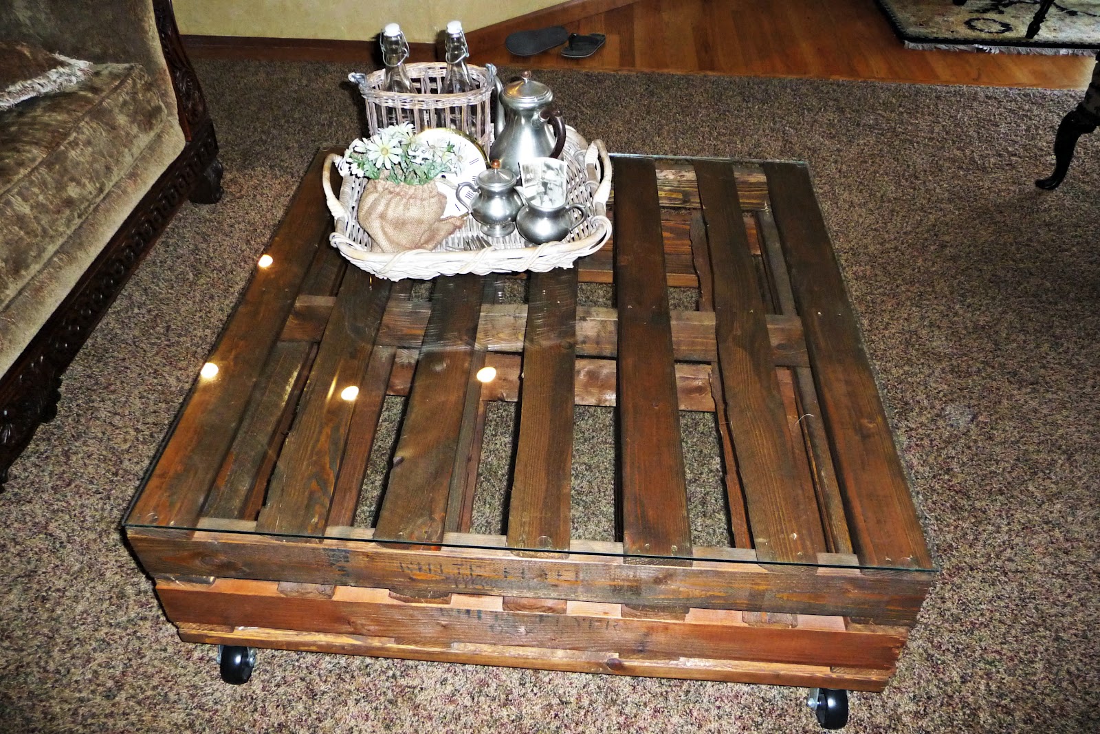 DIY Pallet Table