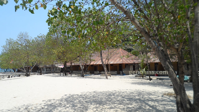 Pelataran pulau berpasir