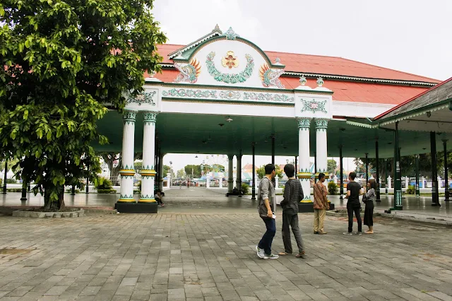 Jalan-jalan Ke Tempat Wisata Kraton Yogyakarta