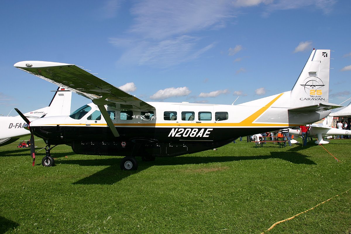 Cessna 208B Grand Caravan Cessna Aircraft Company 25 Years c s