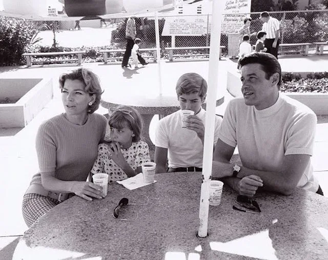 Guy Williams com sua Família