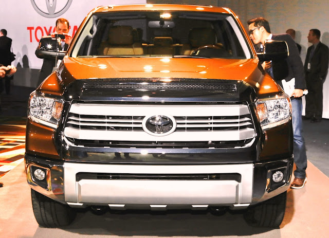 2014-Toyota-Tundra-1794-Edition-front-grille-3