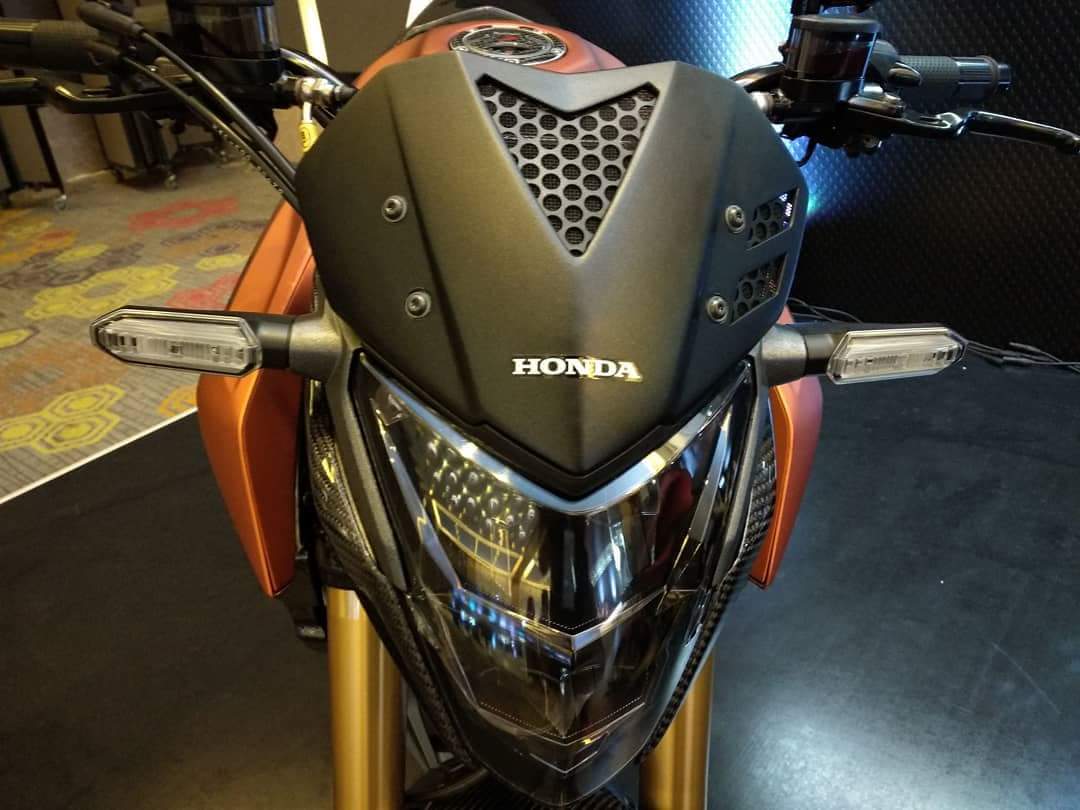 Modifikasi Honda CB150R Pakai Shock USD Dan Knalpot CBR250RR