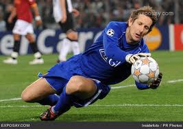 Van der Sar: "Cristiano Ronaldo es distinto a Messi"
