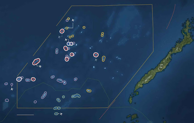 Ilhas Spratly: o mapa da invasão. O anel branco indica obras em andamento. Nomes em vermelho: ocupadas pela China; roxo Filipinas; verde Malásia; amarelo Vietnã; azul Taiwan. A ilha é território filipino.