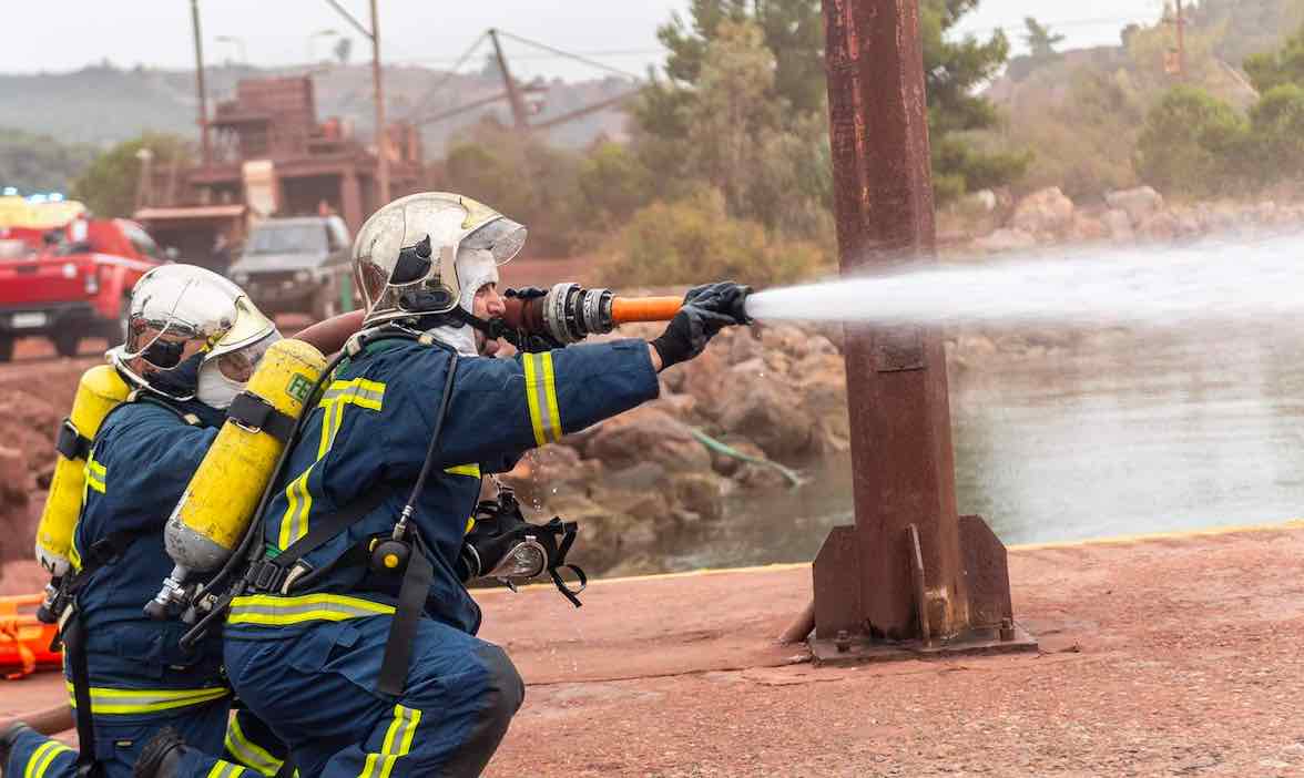 Φωτιά σε σπίτι στην Νέα Αρτάκη. (φωτογραφία αρχείου)