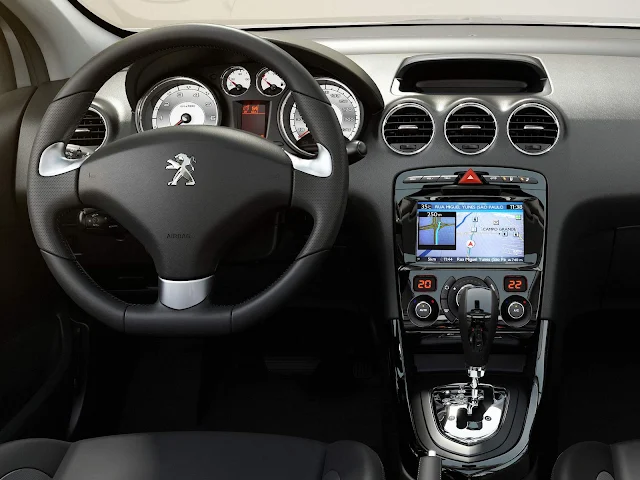 Novo Peugeot 408 2016 - interior