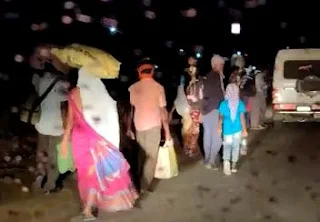 नागपुर से पैदल लौट रहे मजदूर, 1 दिन में कई की.मि. पैदल चलकर पहुच रहे लोग