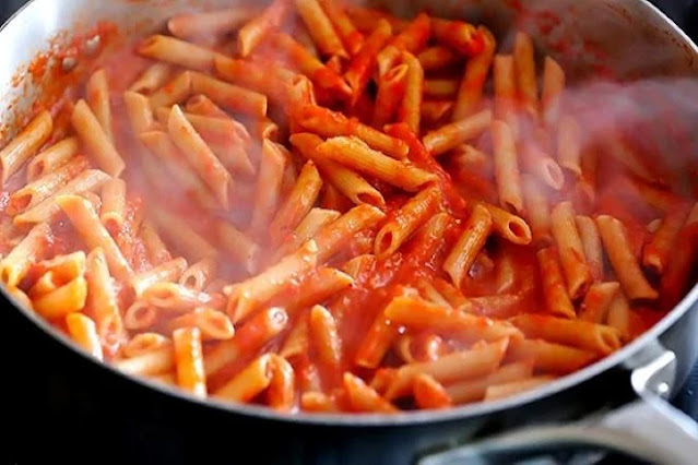 How To Make Roasted Red Pepper Pasta Sauce at Home
