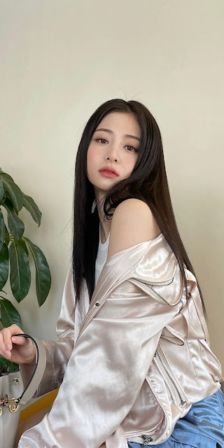 HUH YUNJIN STYLE on Instagram