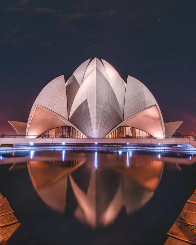 Lotus Temple , New Delhi ,India|Timing | Ticket Cost |Location | Near By Food | History |Architecture full details