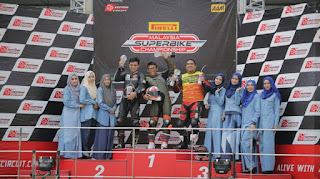 Umbrella Girl Syar'i Menghiasi Sepang Internasional Champhionship (SIC) Malaysia