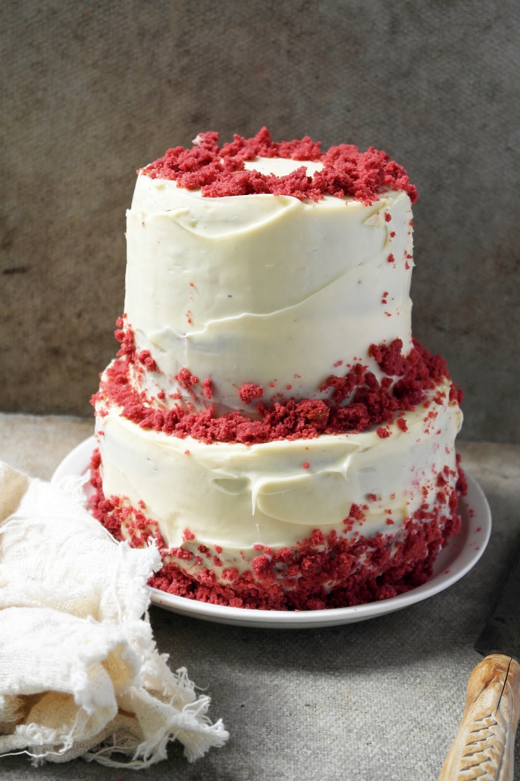 red velvet cake with white chocolate cream cheese frosting - twigg studios