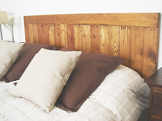 cabecero de cama K2 con madera reciclada y acabados ecológicos
