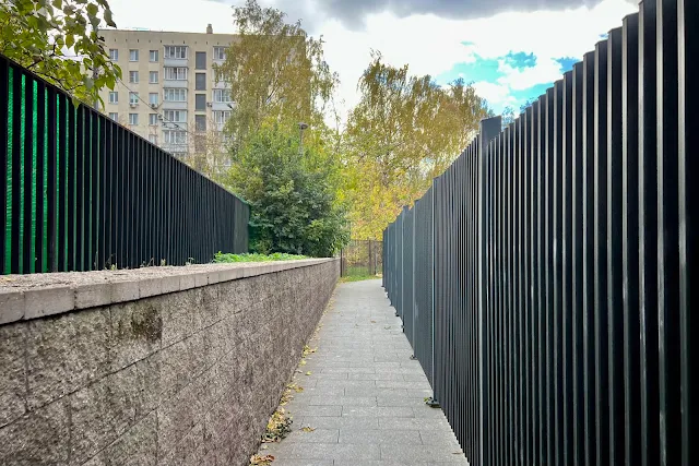 улица Бахрушина, дворы, проход к Новокузнецкой улице