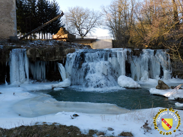 THOREY-LYAUTEY (54) - La cascade de l'Etanche gelée