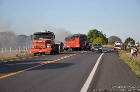 carreta-pegando-fogo-600x398