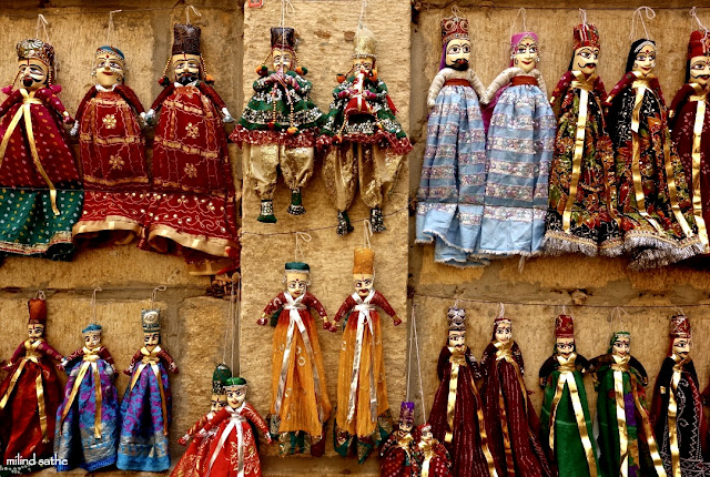 Dolls made by local craftspersons on display near Patwa Haveli, Jaisalmer, photo by Milind Sathe (www.milind-sathe.com)