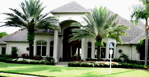 LANDSCAPING AND HOME GARDENS WITH PALM TREES