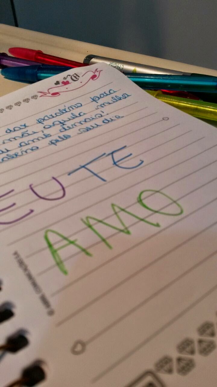 o colocar sua criatividade no pote Escrevendo m£e amor carinho enfim qualquer coisa assim Eu por exemplo coloquei na tampa do pote um la§o