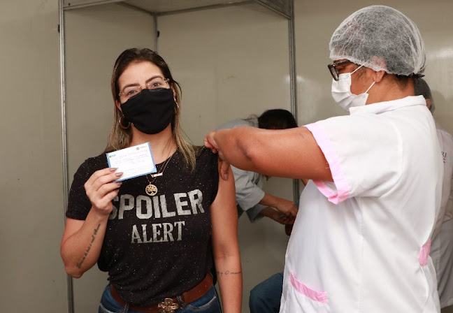 Das trezes cidades que compõem a VI Gerência Regional de Saúde (GERES),enquanto Buíque ocupa o primeiro lugar de vacinas aplicadas, Tupanatinga fica em último lugar com menas vacinas aplicadas, atras de Sertânia e Pedra 