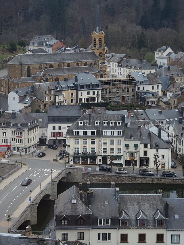 Bouillon: van bovenuit bekeken...