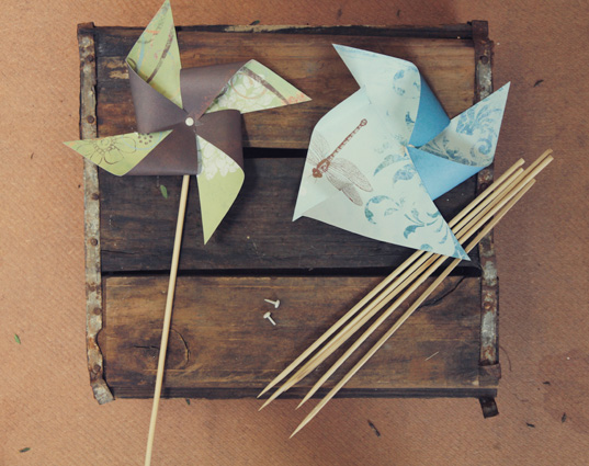 Little Pink Apples: Pretty Little Paper Windmills DIY